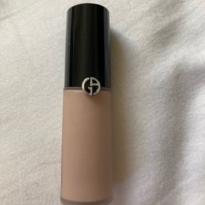 Giorgio Armani Luminous Silk Concealer